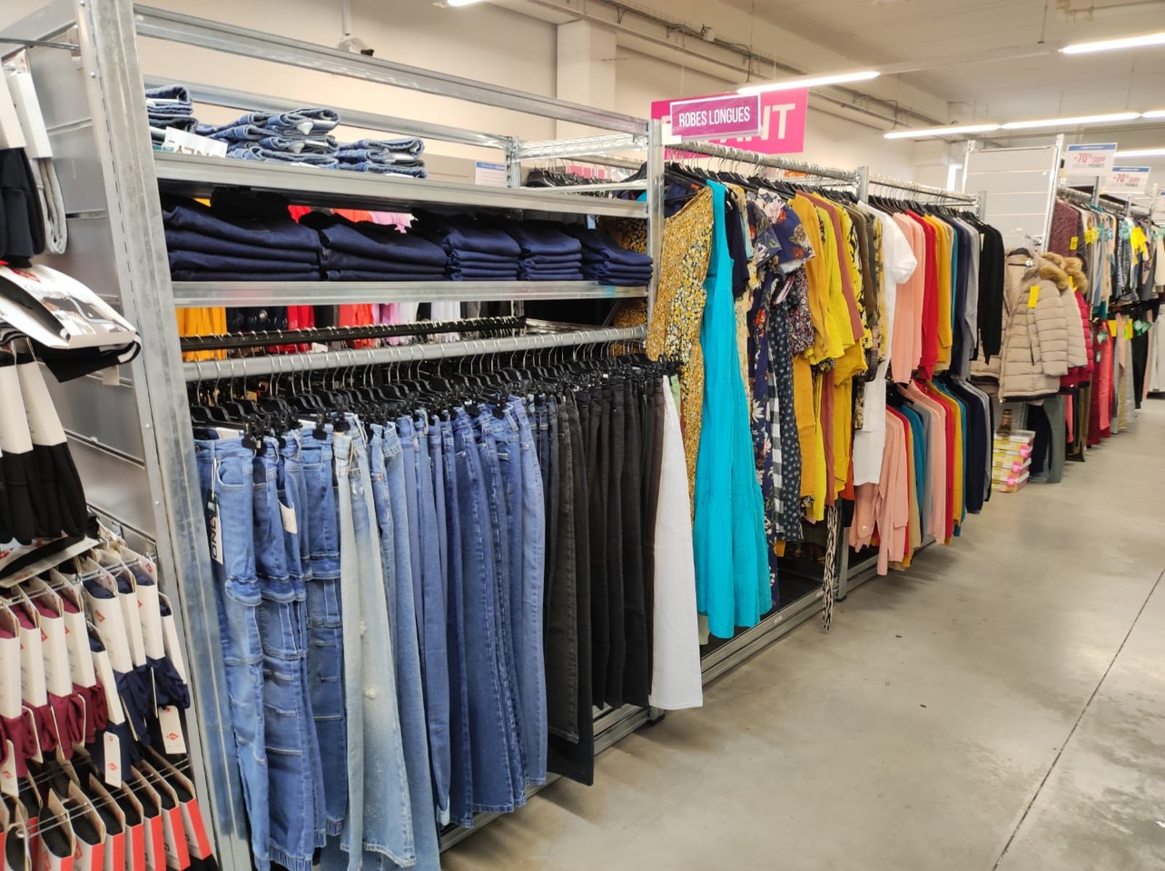 Magasin Degriffstock Montpellier Castelnau D Stockage De V Tements