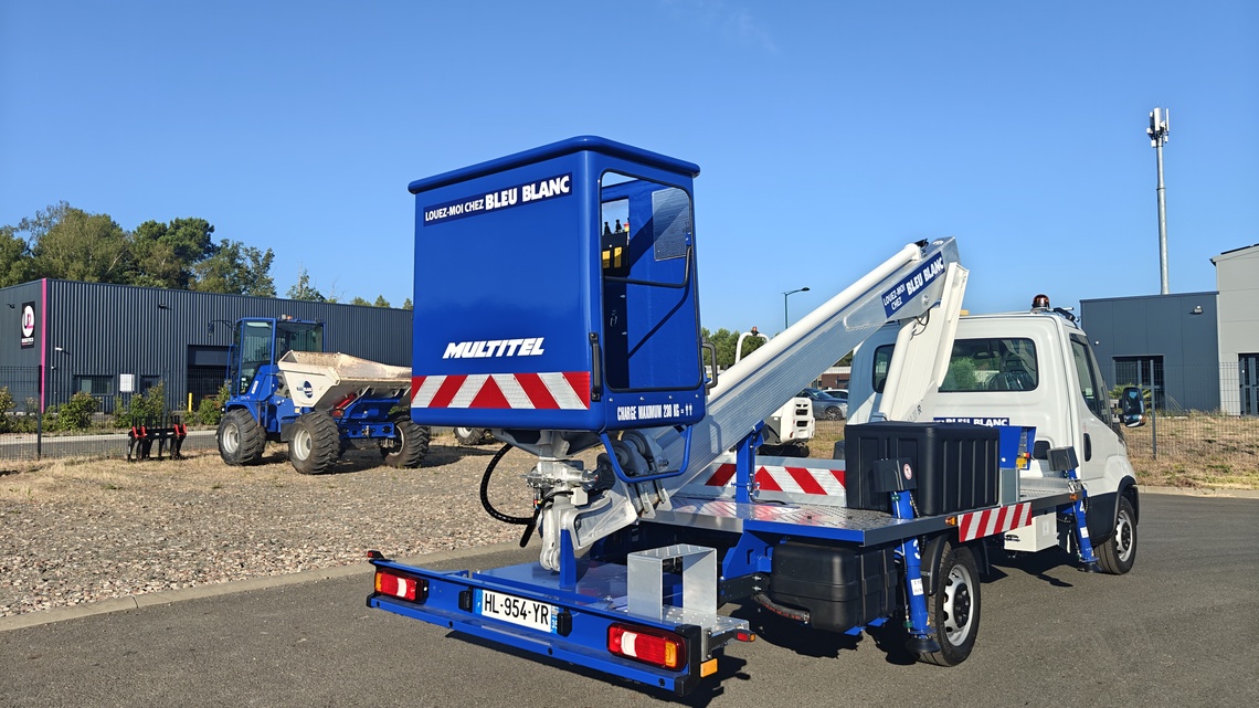 Bleu Blanc Le Mans - Un nouveau camion nacelle rejointe notre agence du Mans ! 