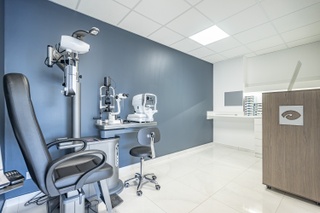 Optician TRETS : Optical Center – Eyewear store