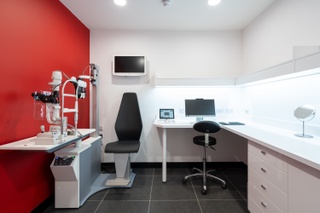Optician HIGH WYCOMBE : Optical Center – Eyewear store
