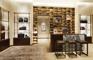 Clothes shop: Louis Vuitton nearby Monaco in Monaco: 4 reviews