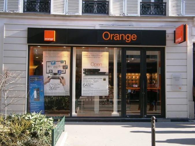 Boutique Orange Commerce Paris