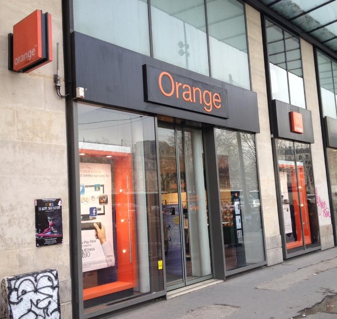Boutique Orange République - Paris