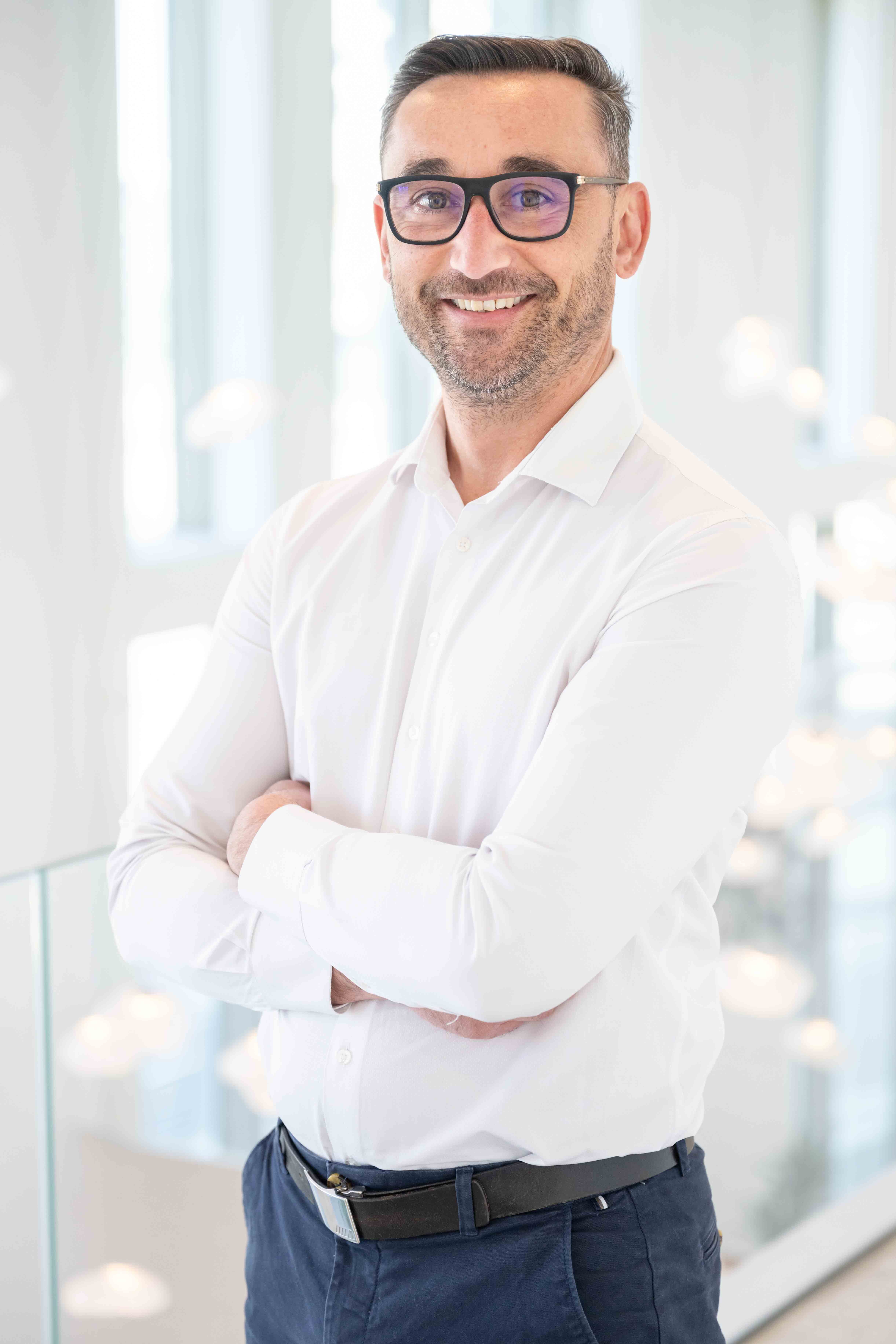 Julien  ANGHELOU 