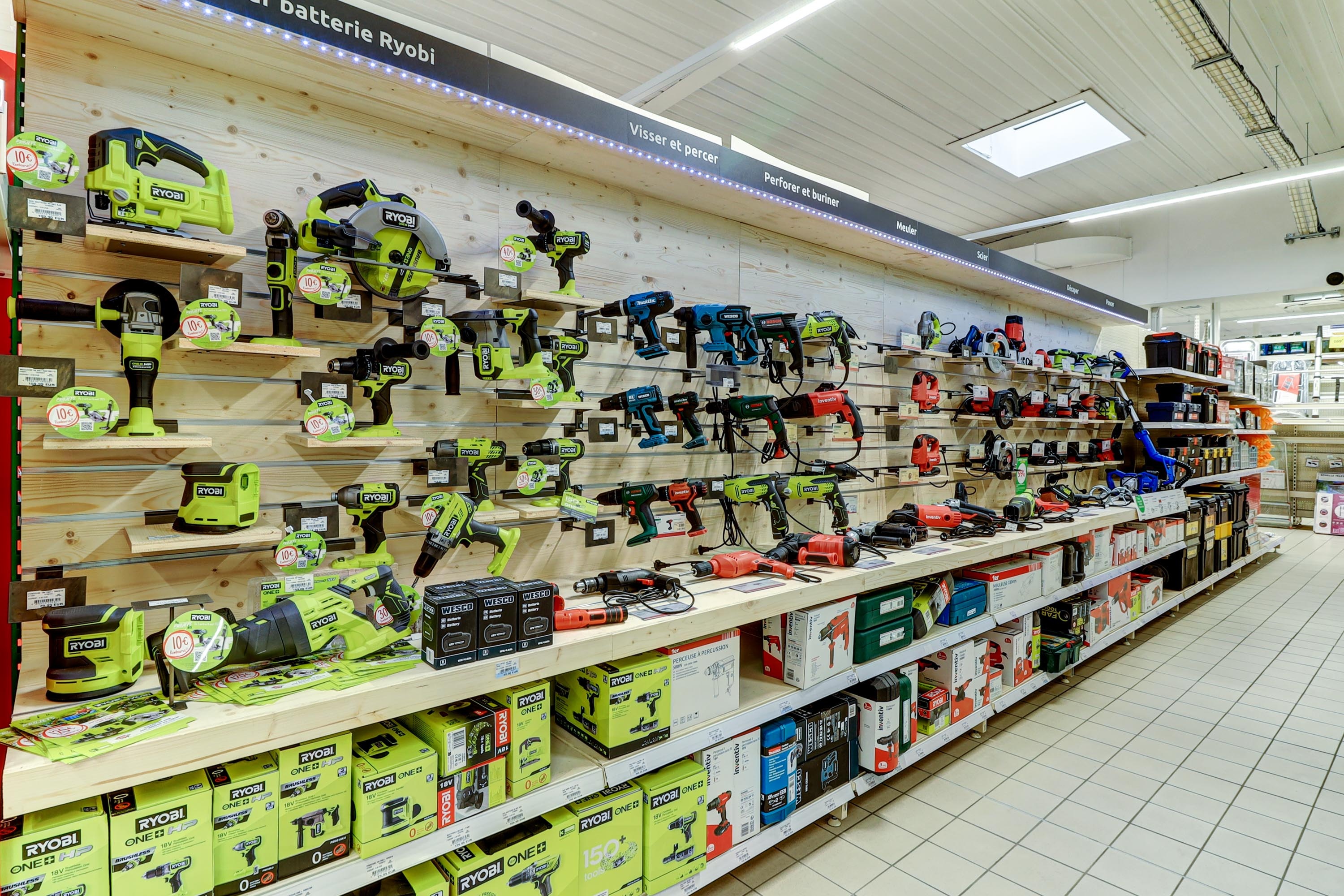 Photo officielle de Mr.Bricolage Arc Les Gray