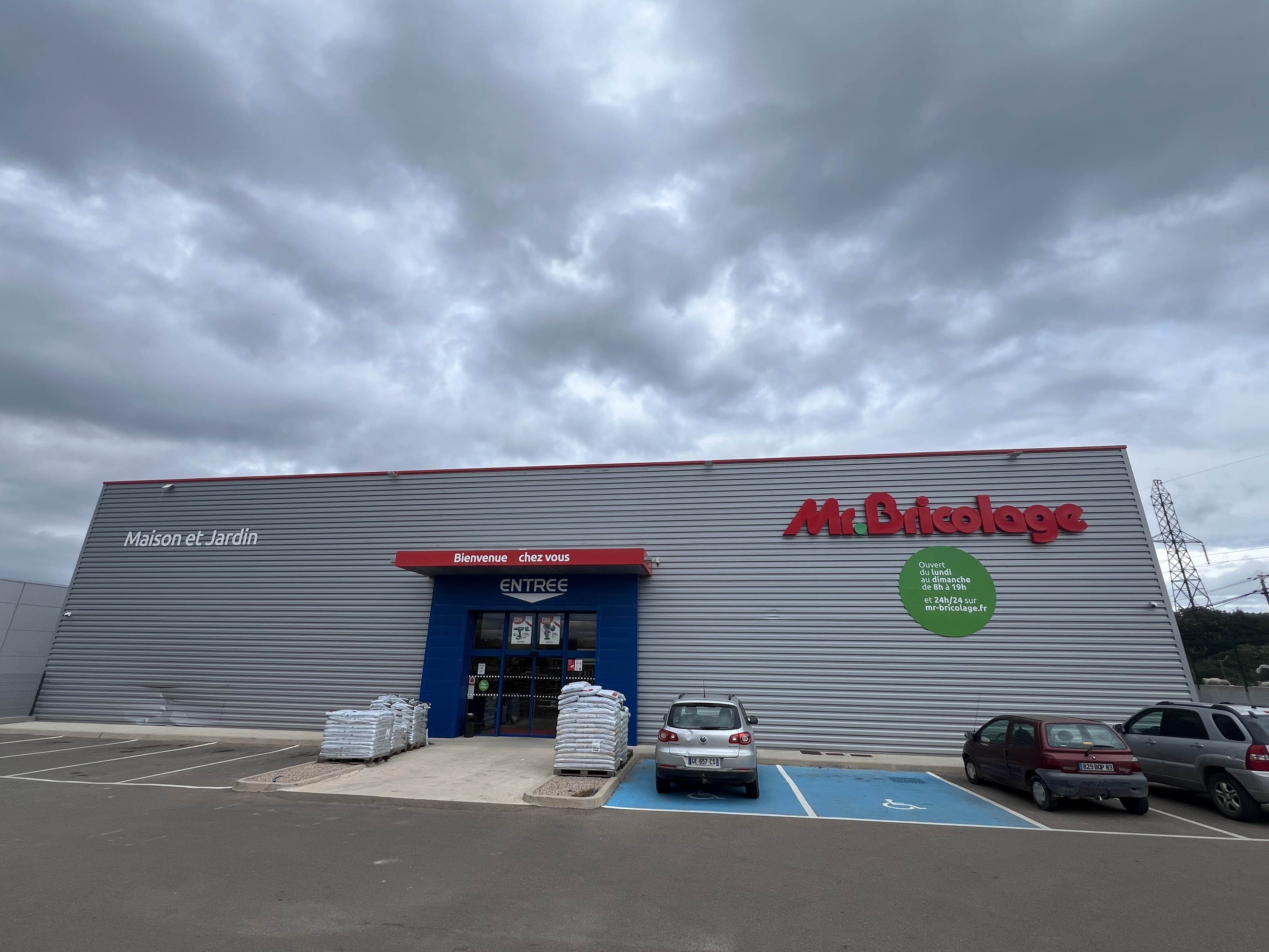 Photo officielle de Mr.Bricolage Bonifacio