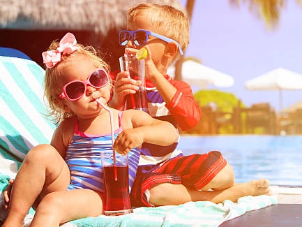 🌴 CET ÉTÉ, LES ENFANTS VOYAGENT GRATUITEMENT ! ☀️