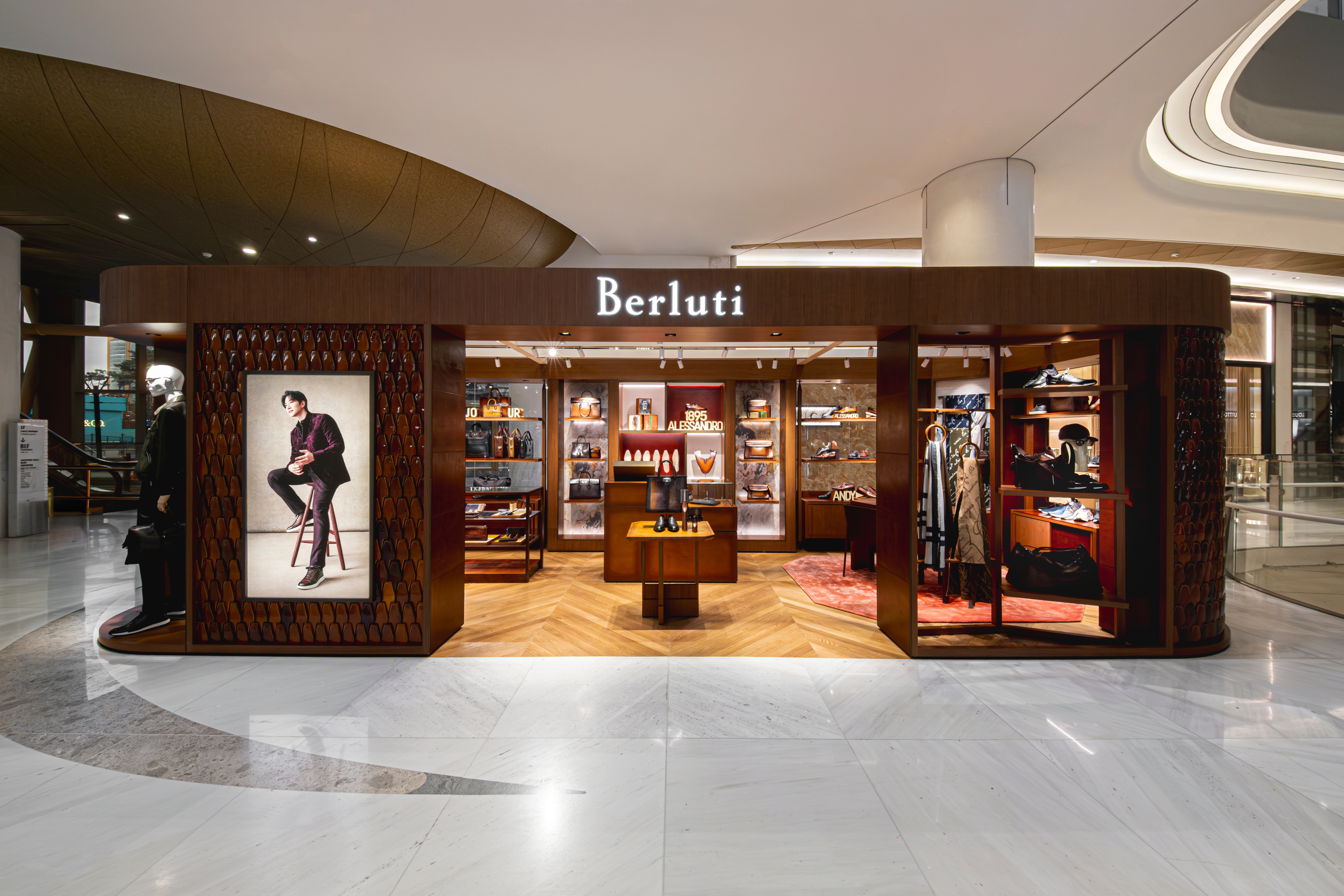 BERLUTI SEOUL LOTTE JAMSIL AVENUEL 1F：量身订制鞋履